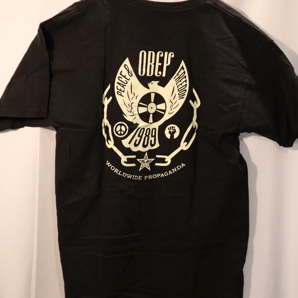 Obey 1989 Worldwide Propaganda Peace and Freedom Men's Size L